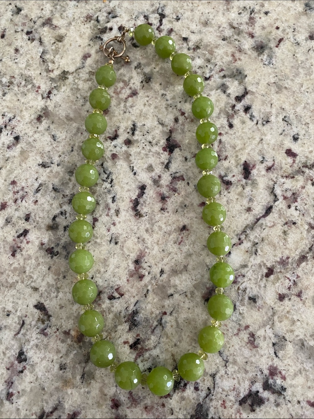 Vintage Green faceted beaded necklace 20”